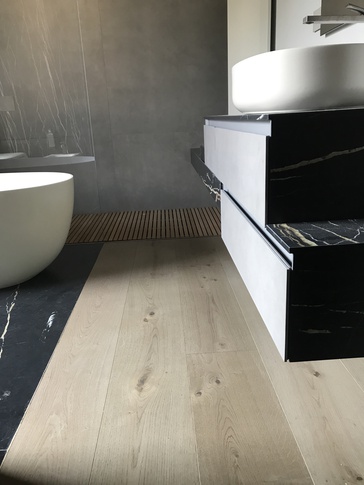 Bagno in stile soft industrial di 15 di ARCHIabita