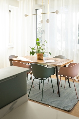 Soggiorno in stile contemporaneo di 33 di Storie Design Studio