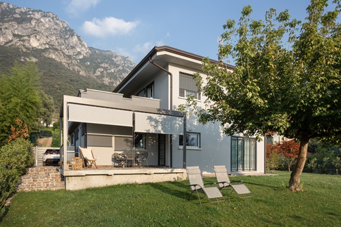 Veranda in stile contemporaneo di 25 di TGA_Studio