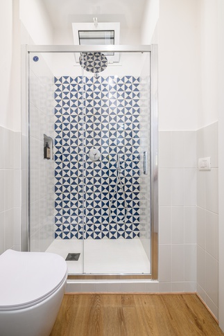 Bagno in stile mediterraneo di 3 di srv.architetti