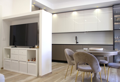 Soggiorno in stile contemporaneo di 24 di Melissa Domenici Architetto