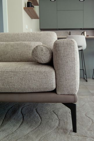 Open Space in stile moderno di 38 di Silvia Aquilani . Design studio