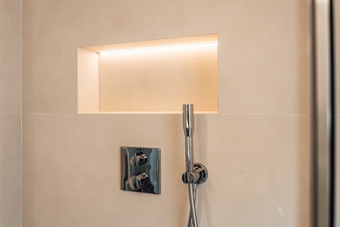 Bagno in stile moderno di 6 di Alexandra Designer