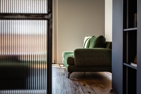 Open Space in stile contemporaneo di 70 di Banp Studio