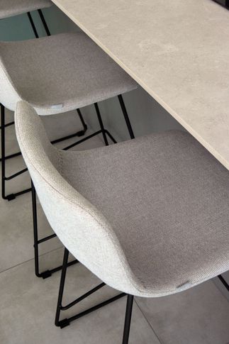 Open Space in stile moderno di 38 di Silvia Aquilani . Design studio