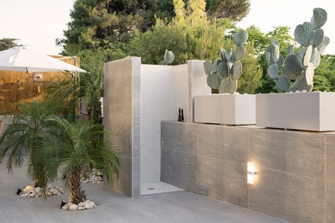 Piscina in stile minimal di 220 di K1_Art_Studio