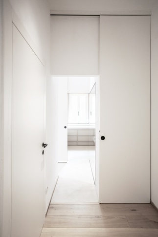 Camera da Letto in stile contemporaneo di 15 di Cavejastudio Architetti