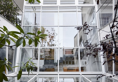 Terrazza in stile eclettico di 50 di NOMADE ARCHITETTURA