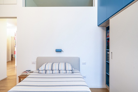 Camera da Letto in stile contemporaneo di 13 di studioaria