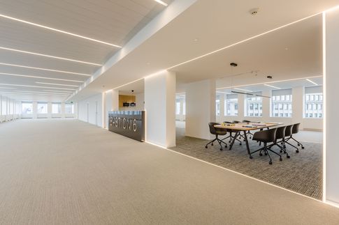 Open Space in stile contemporaneo di 1200 di Frame Farm - Architecture & Design