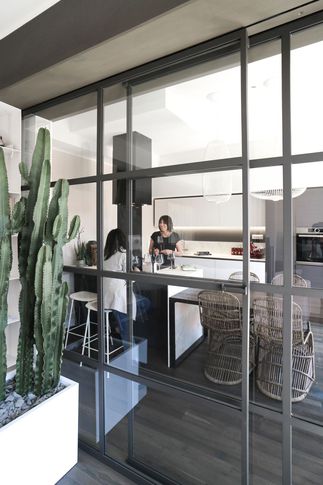 Cucina in stile naturale di 30 di VIU' STUDIO DI ARCHITETTURA