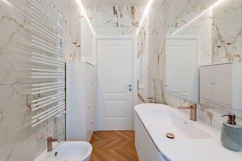 Bagno in stile moderno di 8 di Wephouse