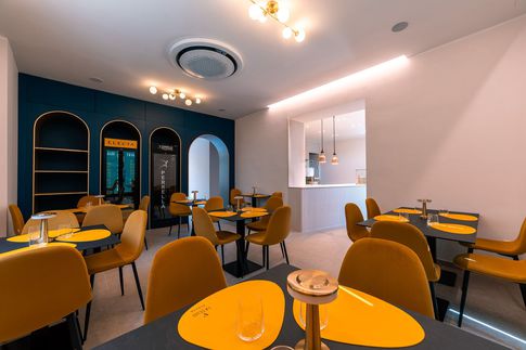 Sala da Pranzo in stile contemporaneo di 24 di Marsillo Architetti