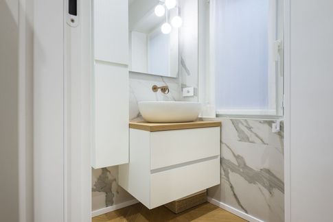 Bagno di Servizio in stile contemporaneo di 4 di BB1 Architettura & Design