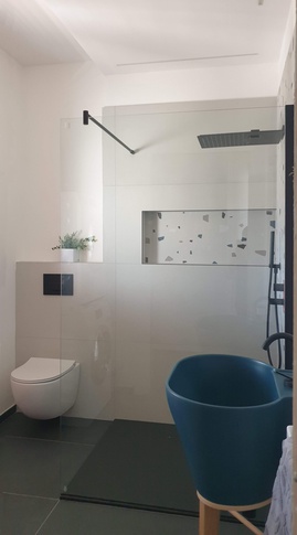 Bagno in stile contemporaneo di 6 di ValentinaZoccoArchitetto Bagno in stile contemporaneo di 6 di ValentinaZoccoArchitetto