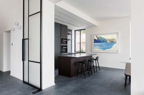 Cucina in stile moderno di 13 di NOMADE ARCHITETTURA
