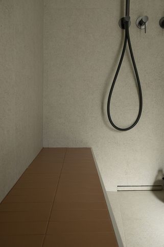 Bagno in stile contemporaneo di 6 di Michela Cordisco Studio