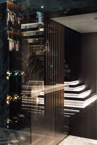 Open Space in stile moderno di 100 di Salvatore Sito Interior Designer
