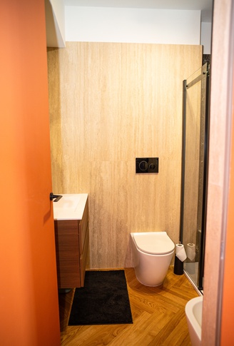 Bagno in stile minimal di 5 di Jessica Damiani architetto Bagno in stile minimal di 5 di Jessica Damiani architetto