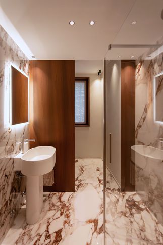 Bagno di Servizio in stile moderno di 7 di GianlucaTessaro_Designer