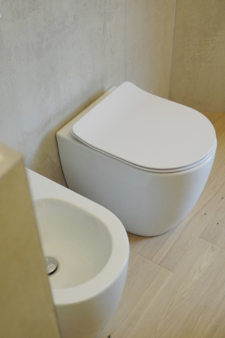 Bagno in stile contemporaneo di 7 di Rinnova Home 3d Bagno in stile contemporaneo di 7 di Rinnova Home 3d