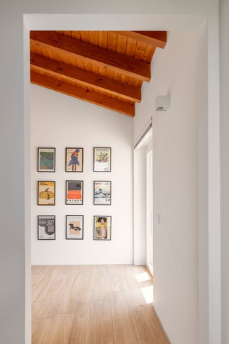Corridoio in stile contemporaneo di 10 di Caterina Scamardella Architetto Corridoio in stile contemporaneo di 10 di Caterina Scamardella Architetto
