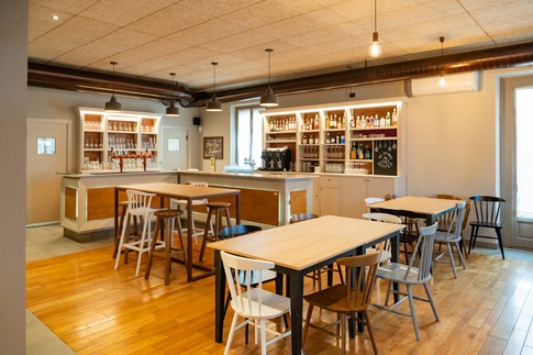 Open Space in stile industriale di 130 di Maison Monrò