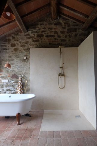 Bagno in stile contemporaneo di 10 di Nauraleverticale Bagno in stile contemporaneo di 10 di Nauraleverticale