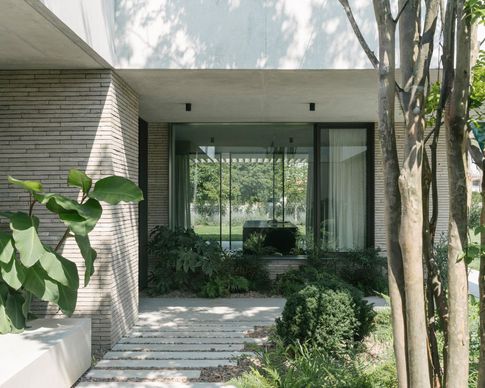 Patio in stile minimal di 40 di Didonè Comacchio Architects