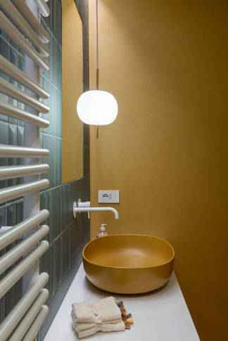 Bagno in stile contemporaneo di 4 di Archifacturing - Sara Cimarelli & Giorgio Opolka Bagno in stile contemporaneo di 4 di Archifacturing - Sara Cimarelli & Giorgio Opolka