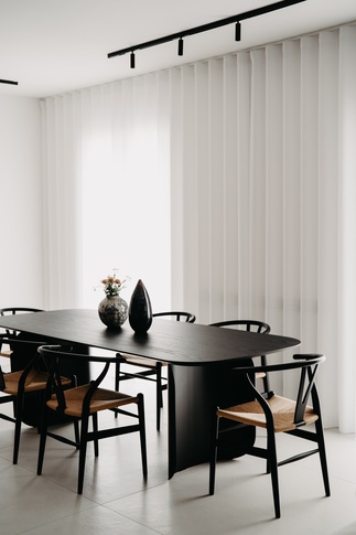 Open Space in stile minimal di 100 di Architetto Michelangelo Todisco Open Space in stile minimal di 100 di Architetto Michelangelo Todisco