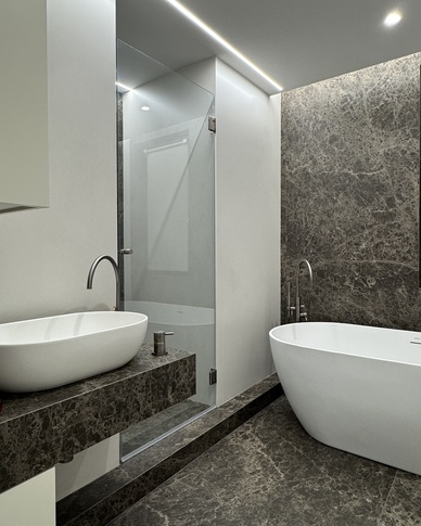 Bagno in stile contemporaneo di 7 di IMA STUDIO