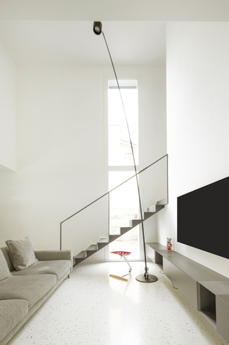 Open Space in stile contemporaneo di 50 di DV_A studio di architettura