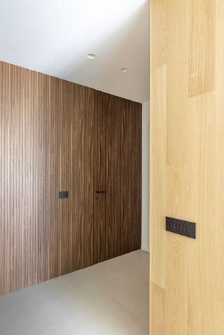 Ingresso in stile contemporaneo di 8 di valeria ingrao architetto