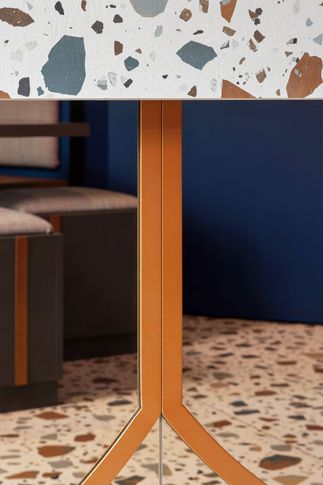 Open Space in stile eclettico di 40 di Facta Studio Architetti Milano
