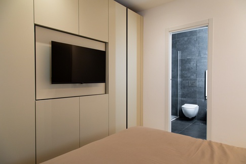 Camera da Letto in stile contemporaneo di 13 di Studio di Interior Design di Yuliya Danilchenko Camera da Letto in stile contemporaneo di 13 di Studio di Interior Design di Yuliya Danilchenko