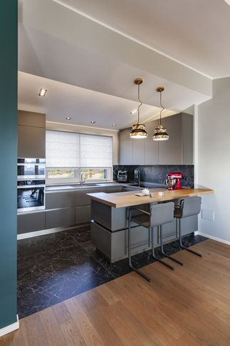 Open Space in stile minimal di 50 di Pucciarelli Architetti