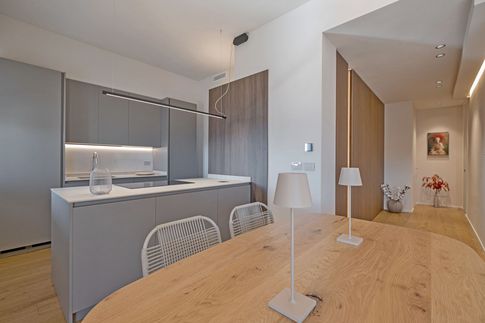 Open Space in stile japandi di 27 di Studio di Architettura Barbara Vucusa Architetto Open Space in stile japandi di 27 di Studio di Architettura Barbara Vucusa Architetto