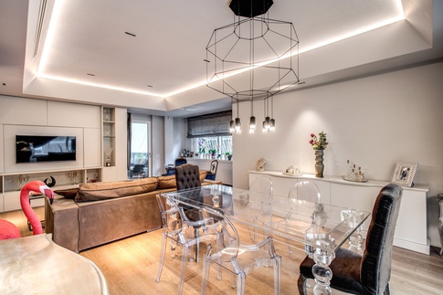 Soggiorno in stile contemporaneo di 40 di MOB Architects