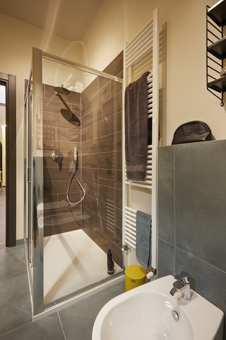 Bagno in stile urban di 5 di Arar Studio di Arar Muna Isabella Bagno in stile urban di 5 di Arar Studio di Arar Muna Isabella
