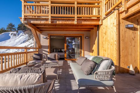 Terrazza in stile moderno di 15 di Design Alpino