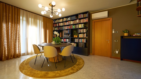 Soggiorno in stile contemporaneo di 35 di Isabella Giacometti Wellbeing Architect