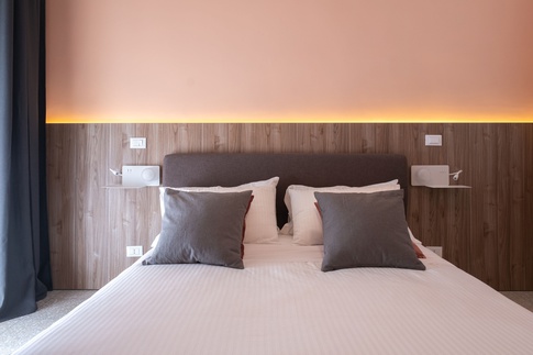 Camera da Letto in stile contemporaneo di 17 di Luca Maci