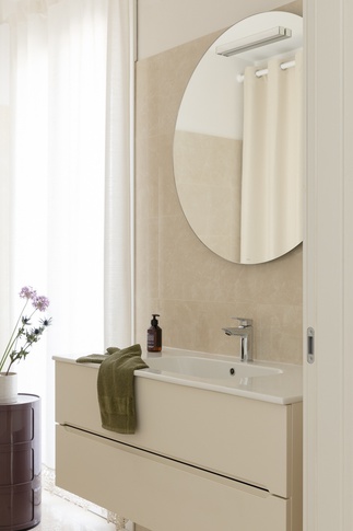 Bagno in stile contemporaneo di 7 di Alessia Provenzano architetto