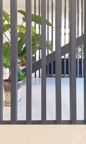 Open Space in stile contemporaneo di 100 di ValentinaZoccoArchitetto