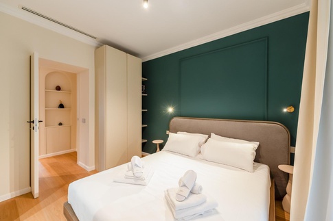 Camera da Letto in stile contemporaneo di 12 di FCInteriorDesignStudio |