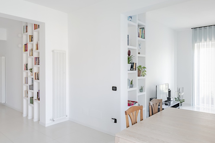 Open Space in stile moderno di 30 di Caleidoscopio Architettura