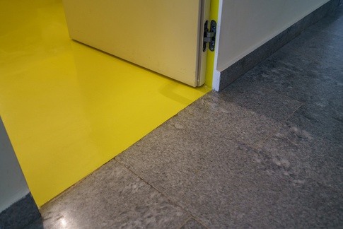 Bagno in stile moderno di 6 di Lorenzo Rossi Architetto