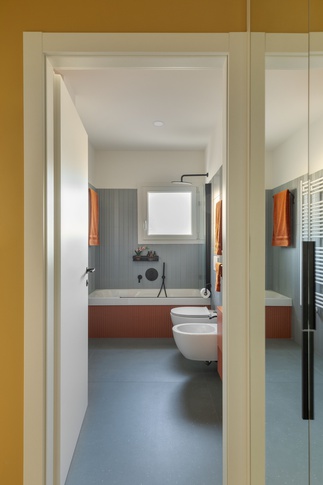 Bagno in stile moderno di 5 di Arch. Martina Pozzi MP_archistudio