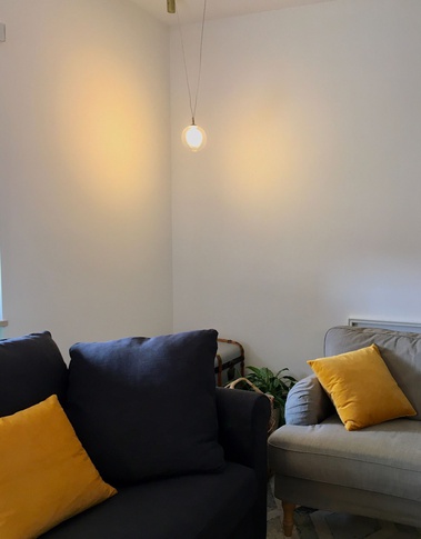 Soggiorno in stile contemporaneo di 16 di Architetta Marinella Verardi